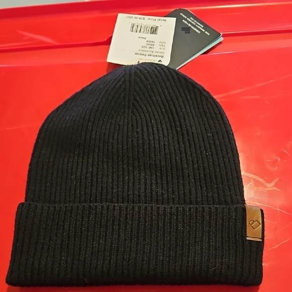 Obermeyer Accessories - Obermeyer Bozeman Beanie: BLACK: NEW WITH TAGS: ADULT UNISEX OS